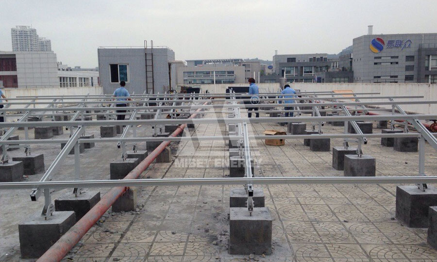 panel słoneczny do montażu dachowego w Chinach